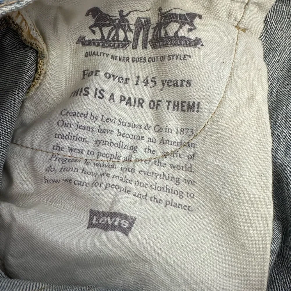 ⭐️Men's Levi's 569‎